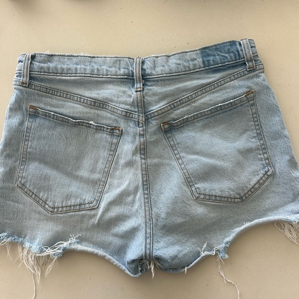 Abercrombie & Fitch Mom short in light denim - Picture 3 of 5